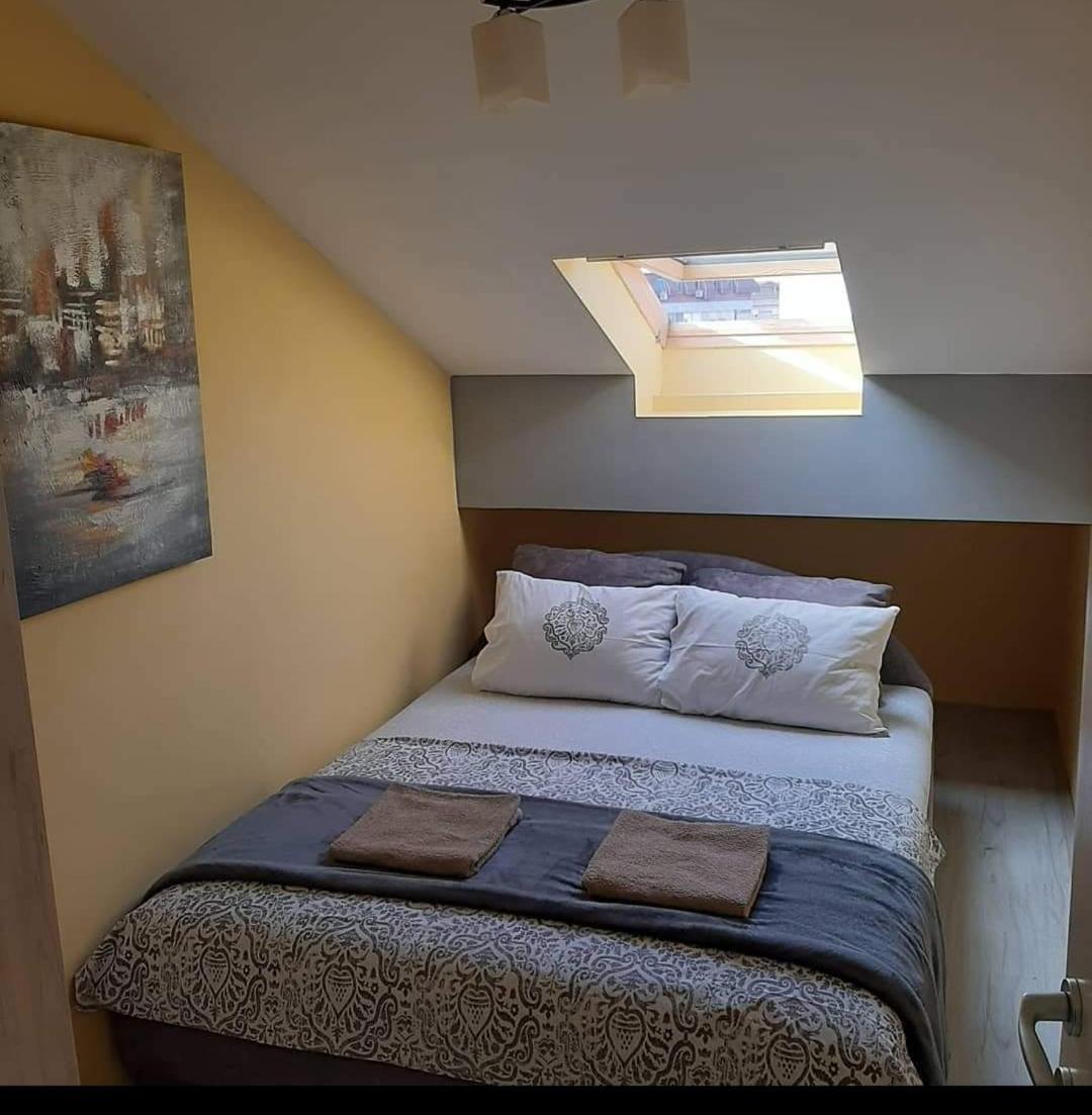 Zara Apartman Krusevac - Centar Apartment Ngoại thất bức ảnh